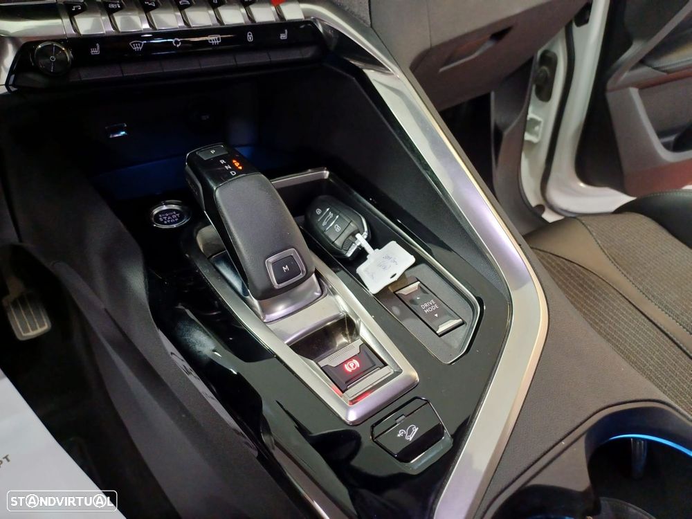 Peugeot 3008 1.5 BlueHDi Allure EAT8 - 19