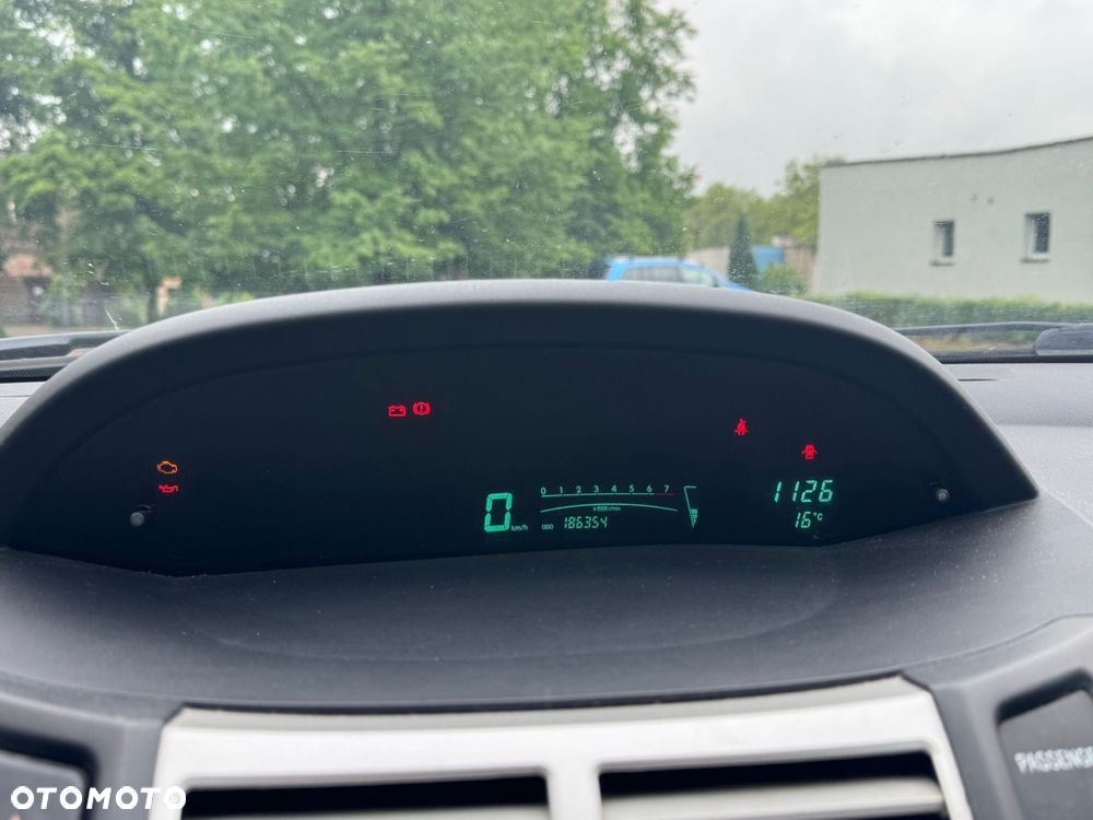 Toyota Yaris - 7