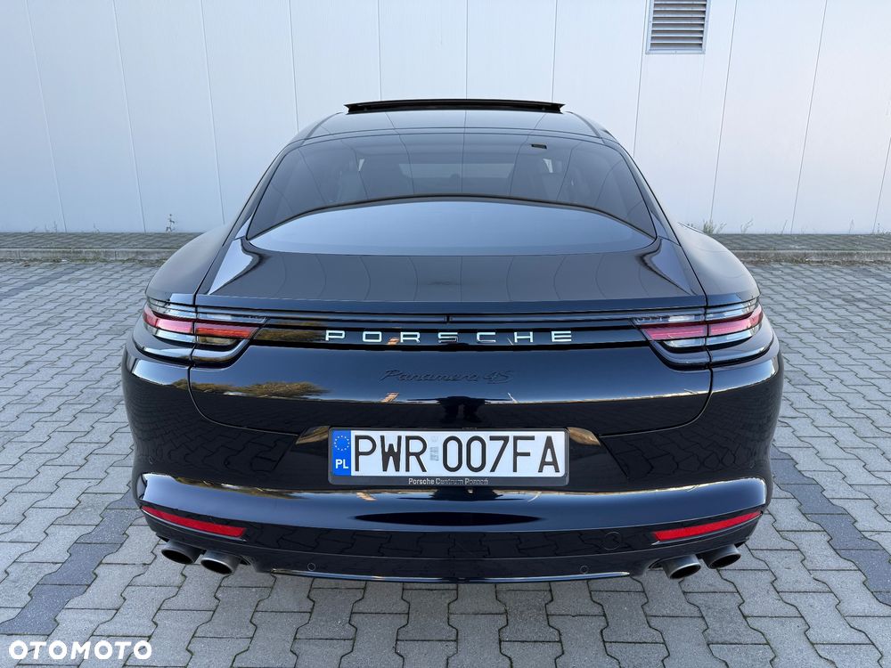 Porsche Panamera 4S Executive - 13