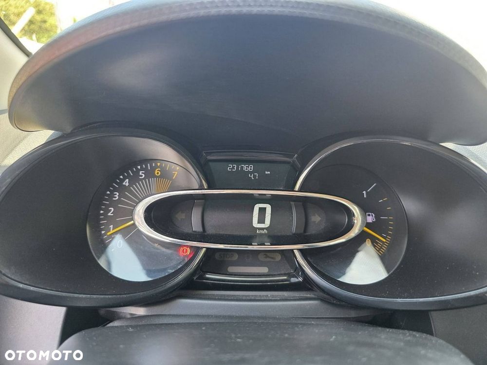 Renault Clio 1.2 16V Life EU6 - 9
