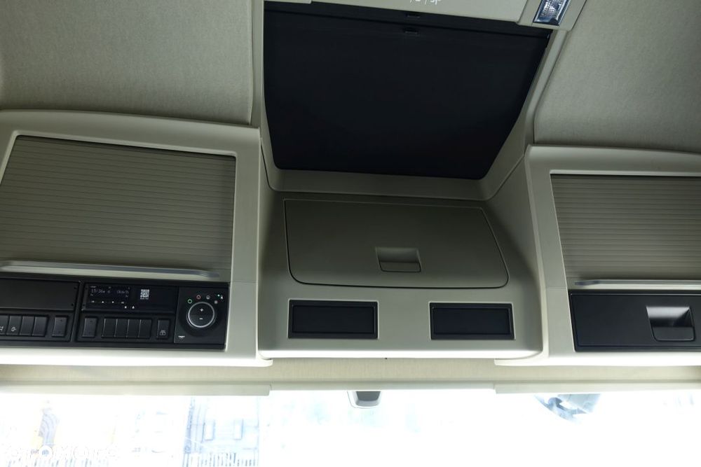 Volvo FH 500 EURO 6 / GLOBETROTTER XL / STANDARD / AUTOMAT / KLIMATYZACJA POSTOJOWA / LODÓWKA / NAVI / DWA ZBIORNIKI - 22