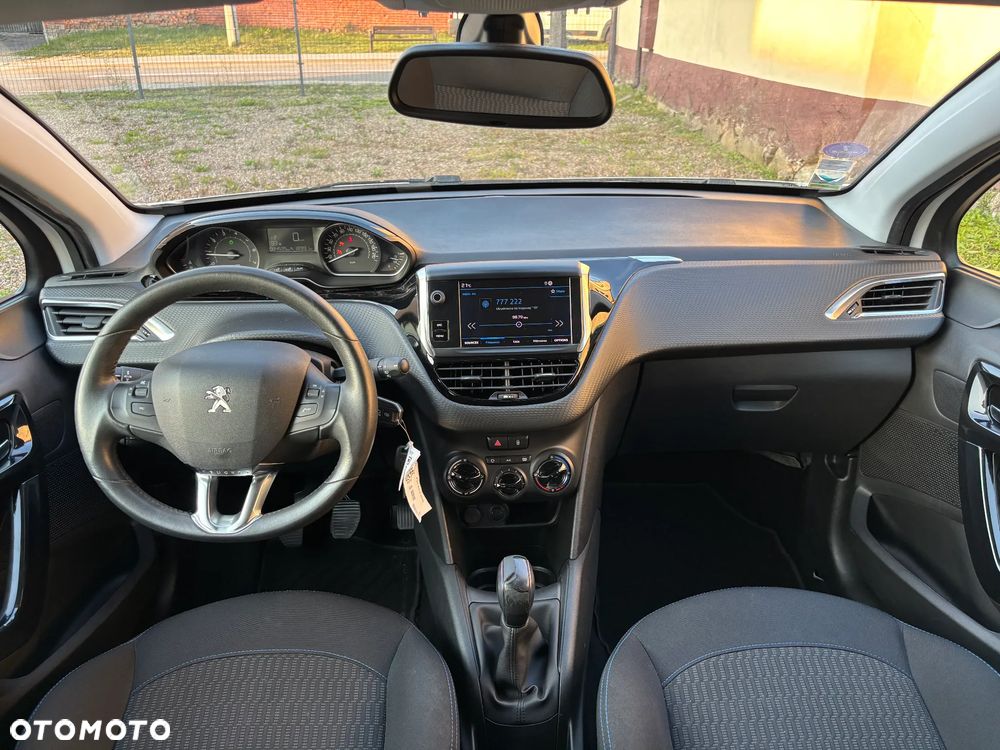 Peugeot 208 PureTech 82 Stop & Start Signature - 9