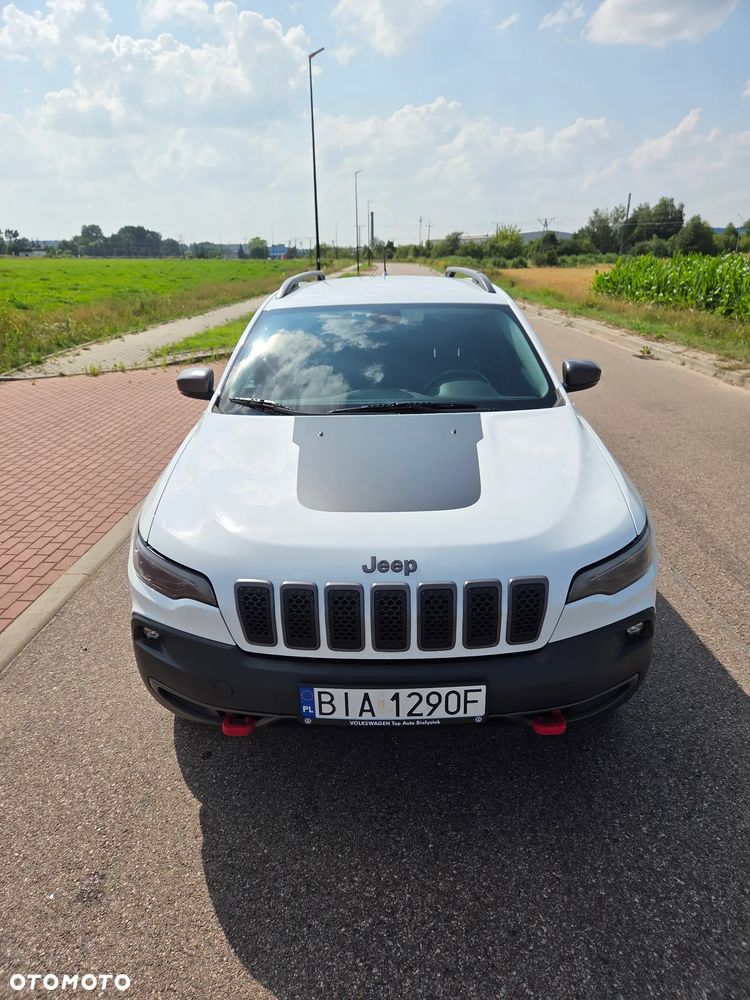 Jeep Cherokee - 4