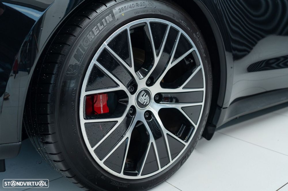 Porsche Taycan 4S - 48