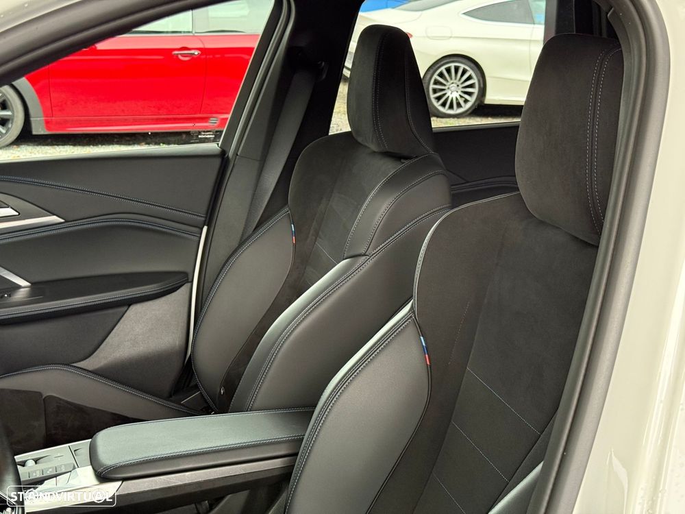 BMW iX1 eDrive20 Pack Desportivo M - 42