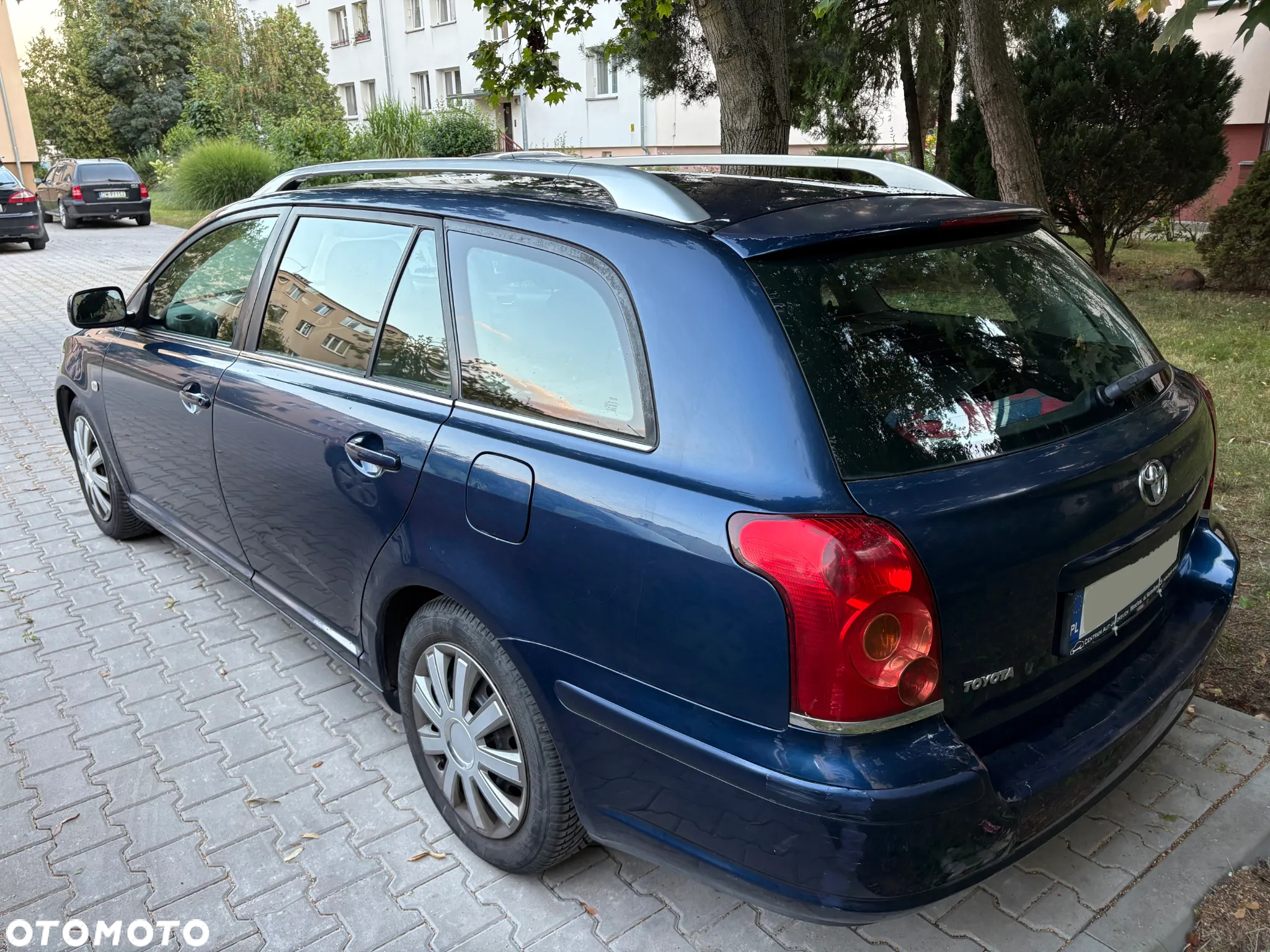 Toyota Avensis 1.8 VVT-i Sol - 2