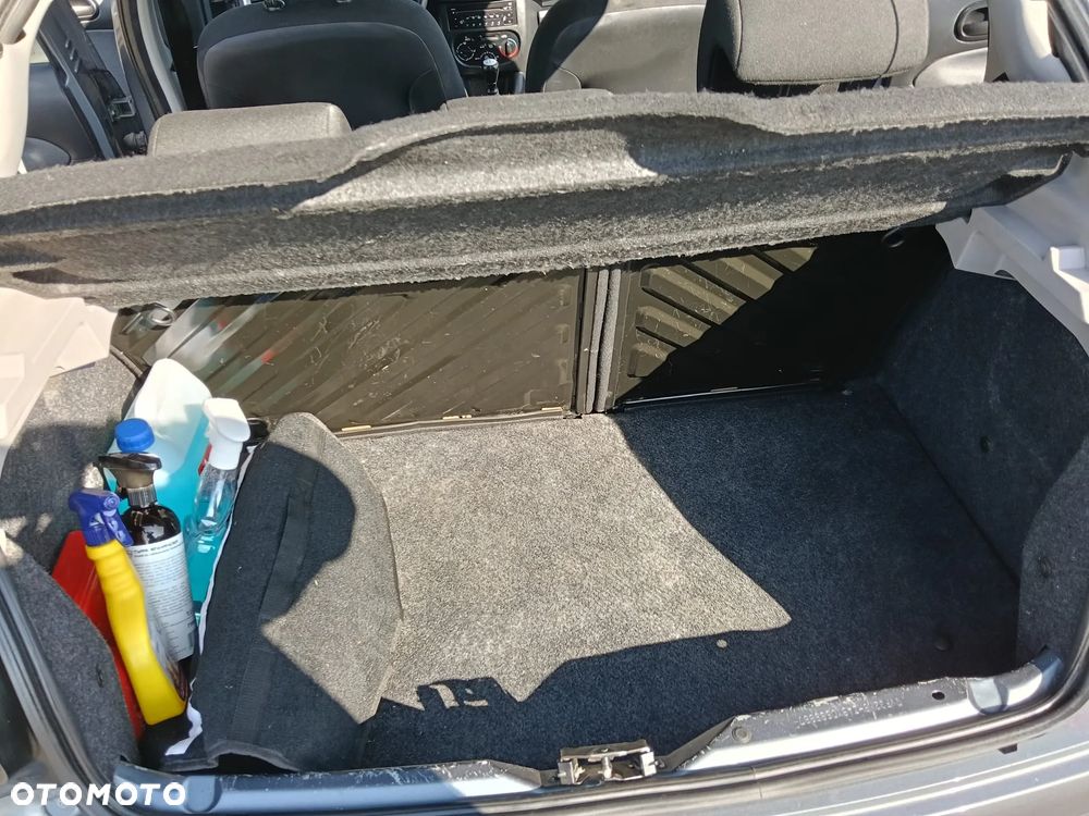 Peugeot 206 - 9