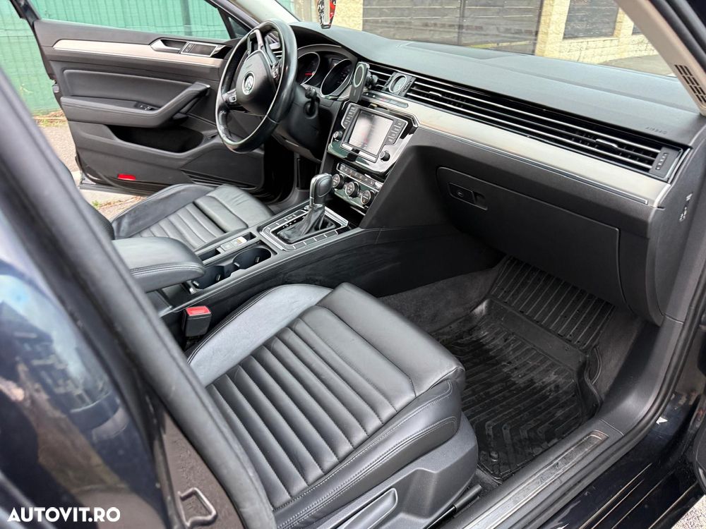 Volkswagen Passat 2.0 TDI DSG Highline - 25