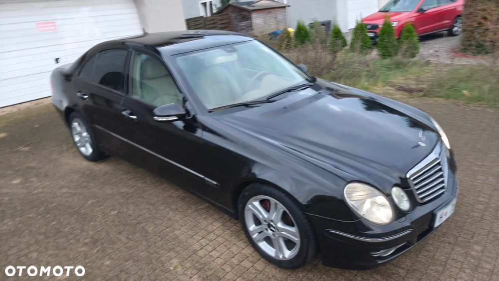 Mercedes-Benz Klasa E 320 CDI Avantgarde Sport Edition - 28