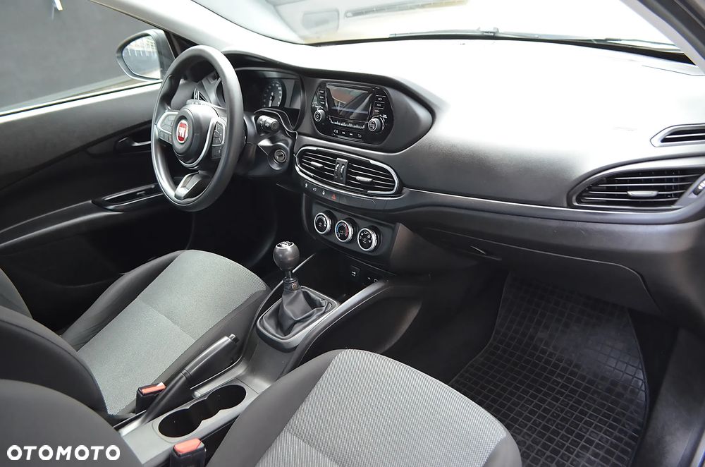 Fiat Tipo 1.4 16v Easy EU6d - 15