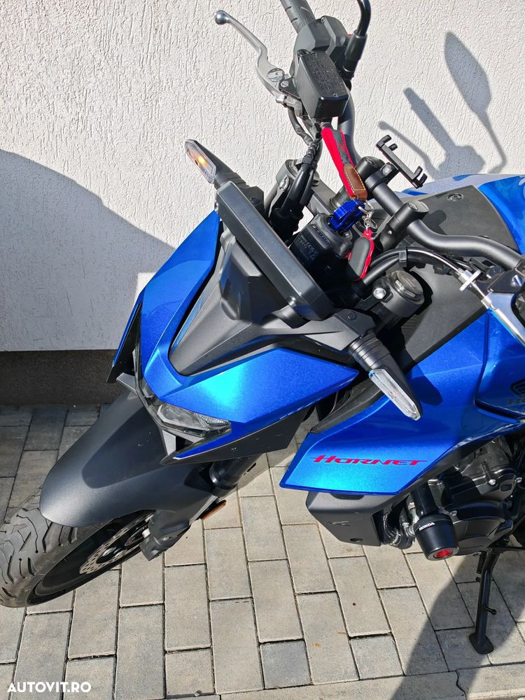 Honda CB 750 Hornet - 2