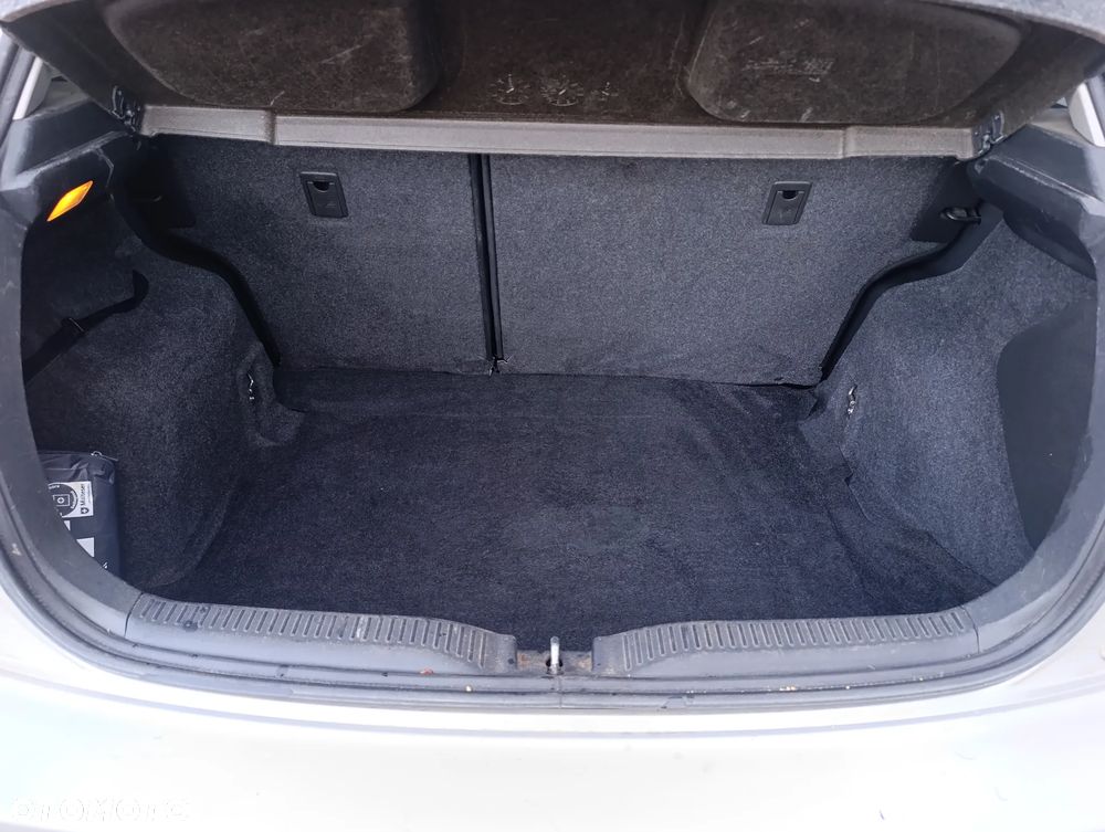 Toyota Auris 1.4 VVT-i - 13