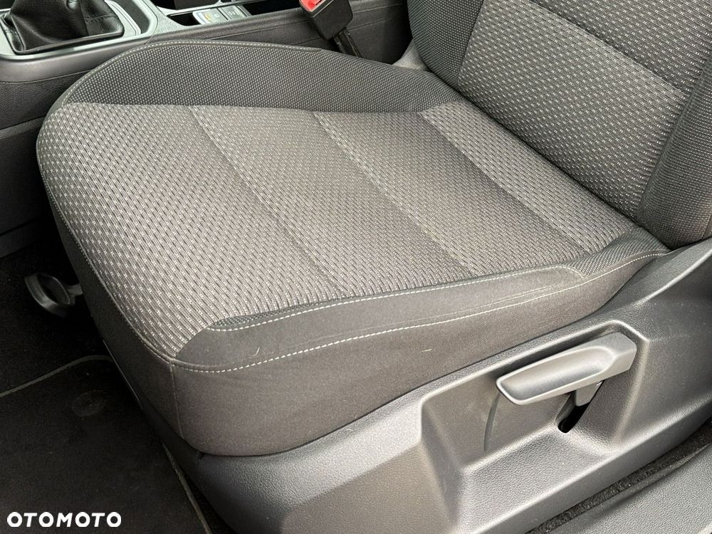 Volkswagen Touran - 18