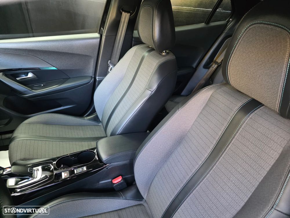 Peugeot 2008 1.5 BlueHDi Allure Pack EAT8 - 11