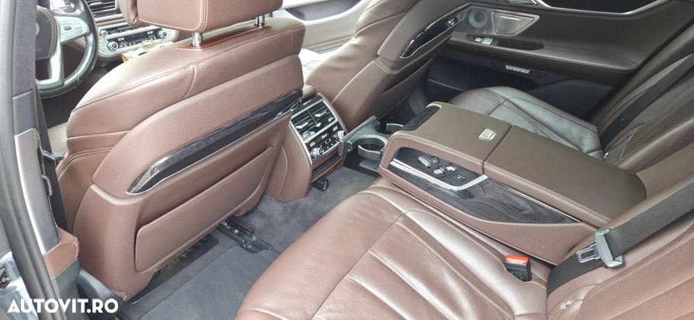 BMW Seria 7 740d xDrive - 13