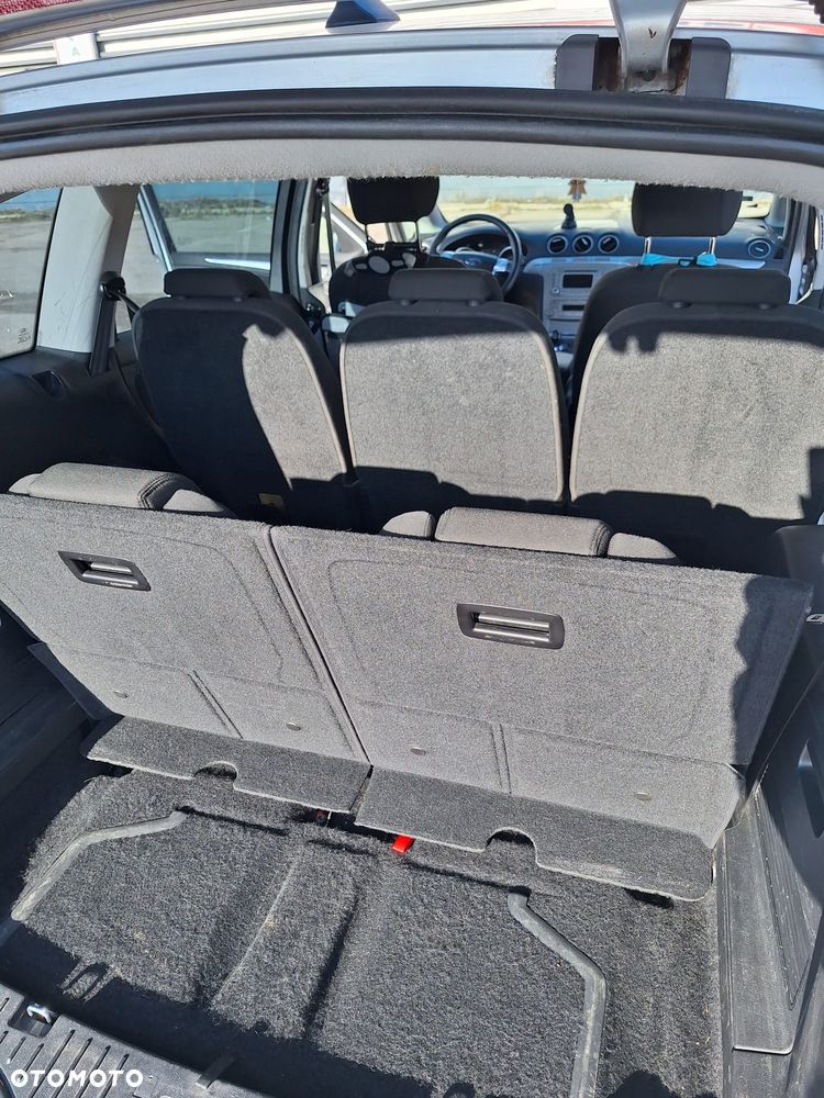 Ford S-Max - 12
