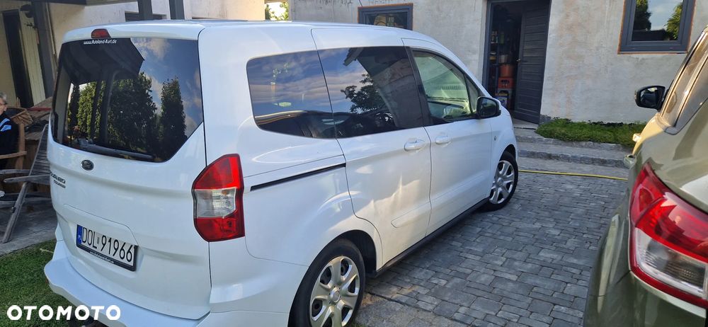 Ford Tourneo Courier 1.5 TDCi Ambiente - 3