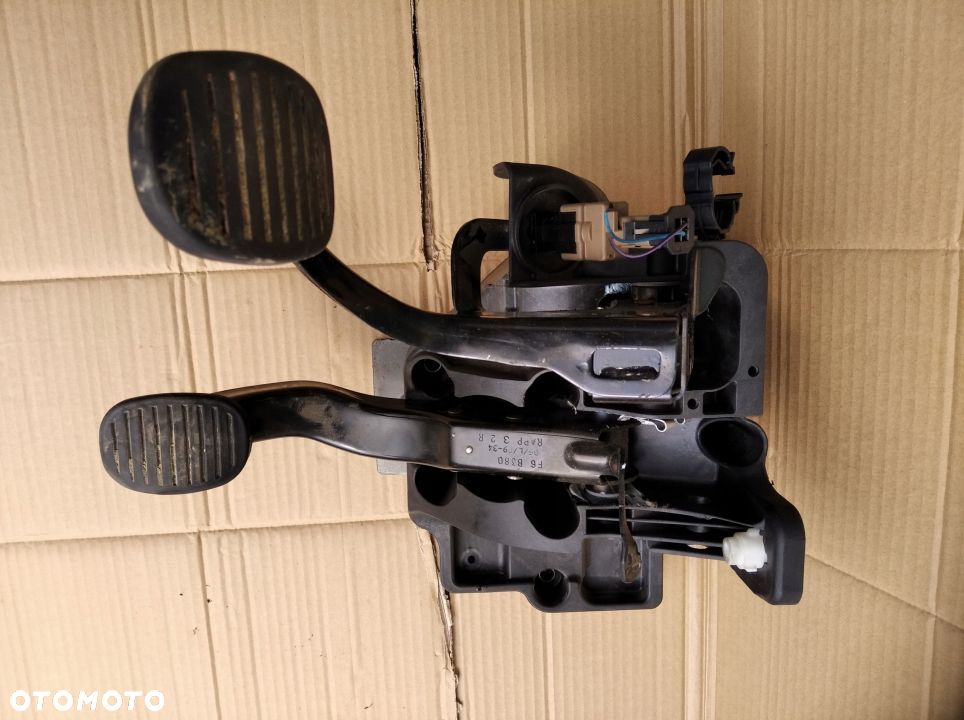 Fiat Stilo 06 pedal sprzegla hamulca - 1