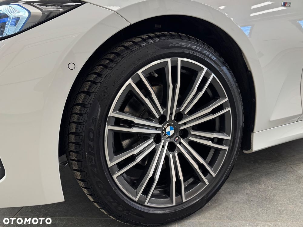BMW Seria 3 320d xDrive M Sport Sport - 13