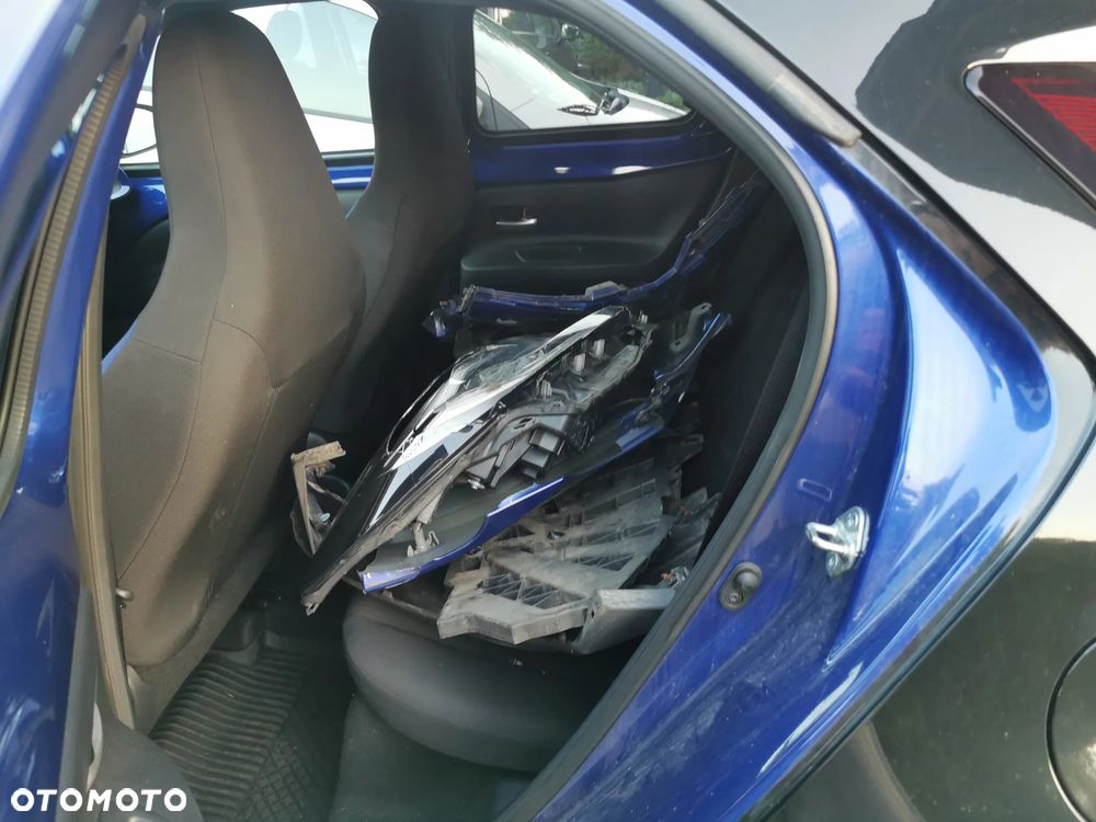 Toyota Aygo X S-CVT Limited - 10