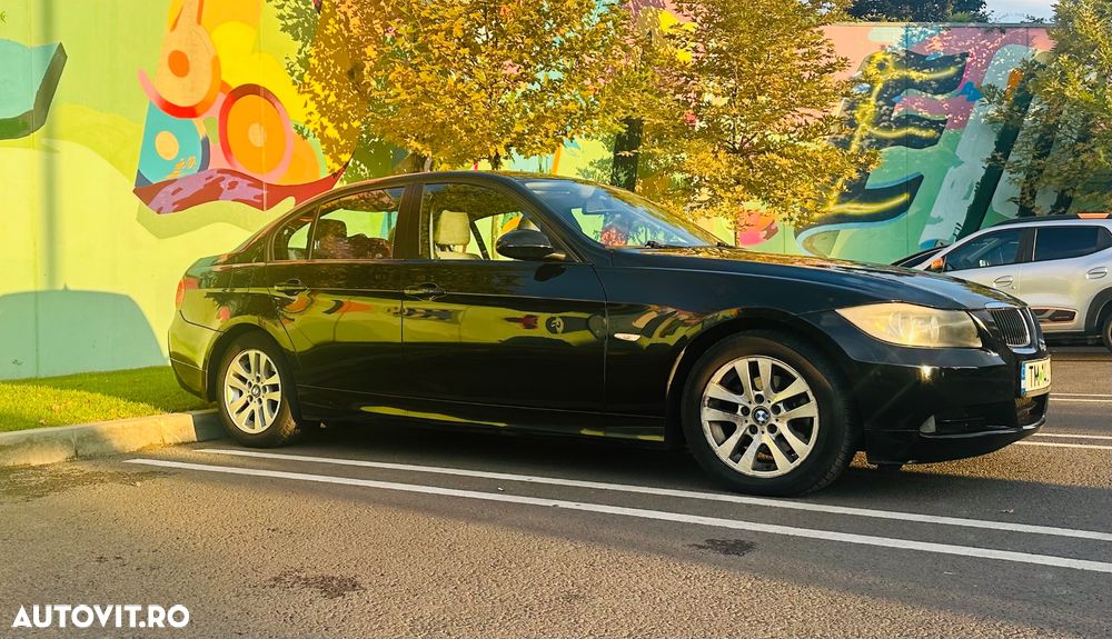 BMW Seria 3 318d Touring - 3
