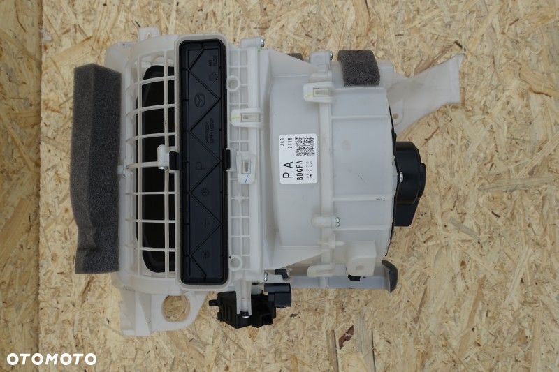 WENTYLATOR DMUCHAWA NAGRZEWNICY MAZDA 3 19-20r. - 1