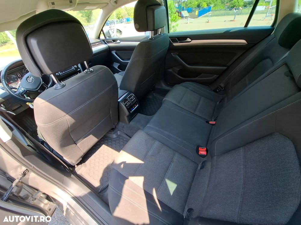 Volkswagen Passat - 16