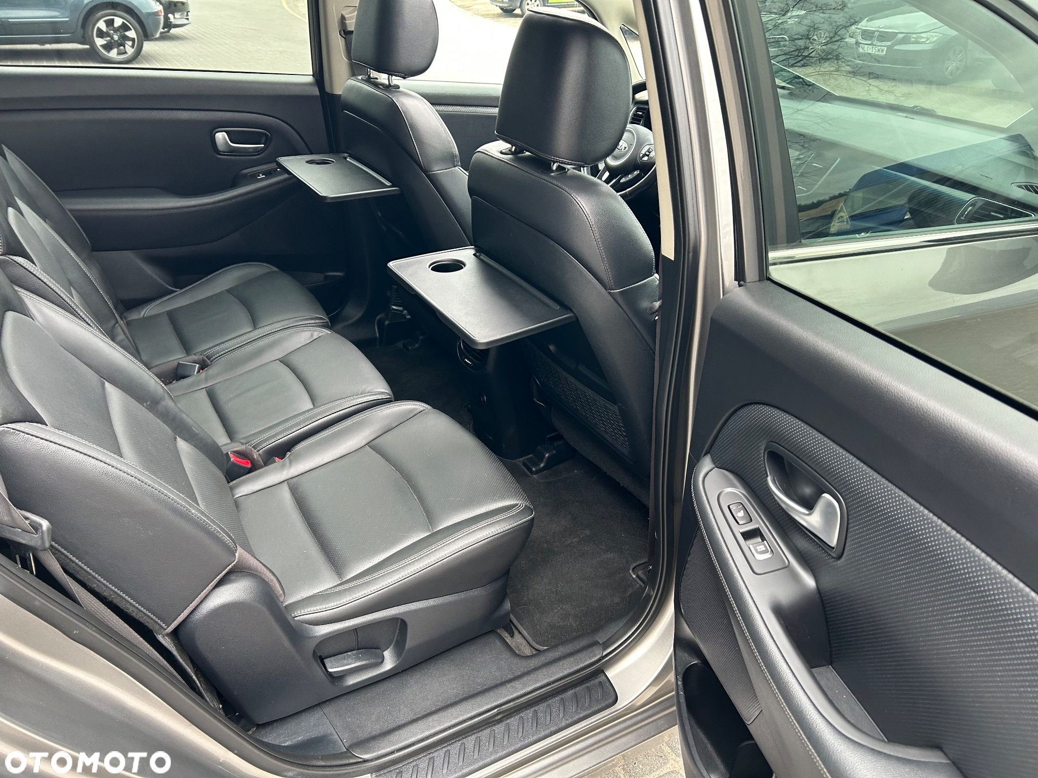 Kia Carens 1.7 CRDi L 7os DCT - 31