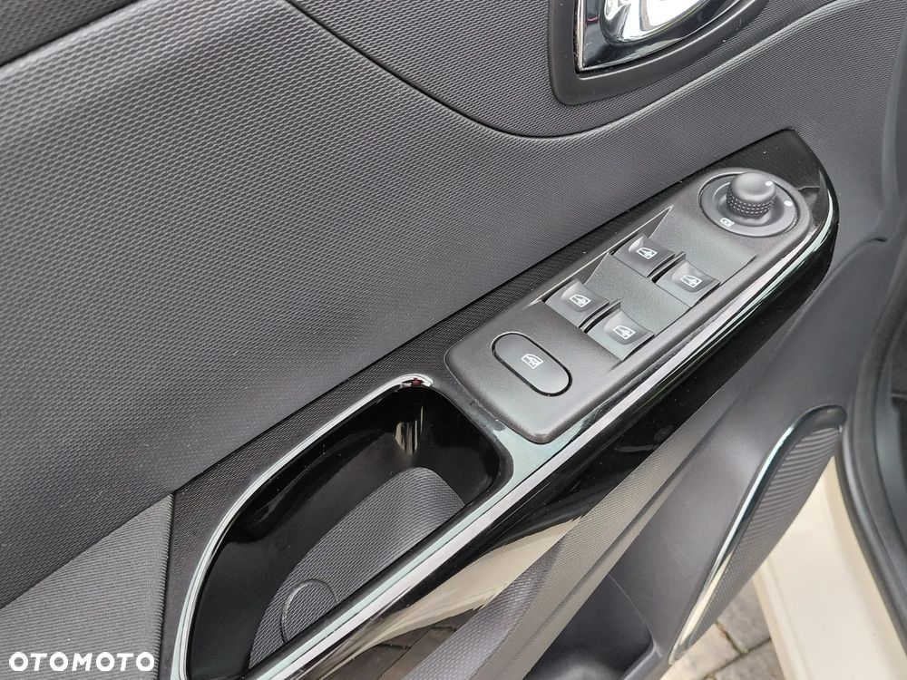 Renault Captur - 19