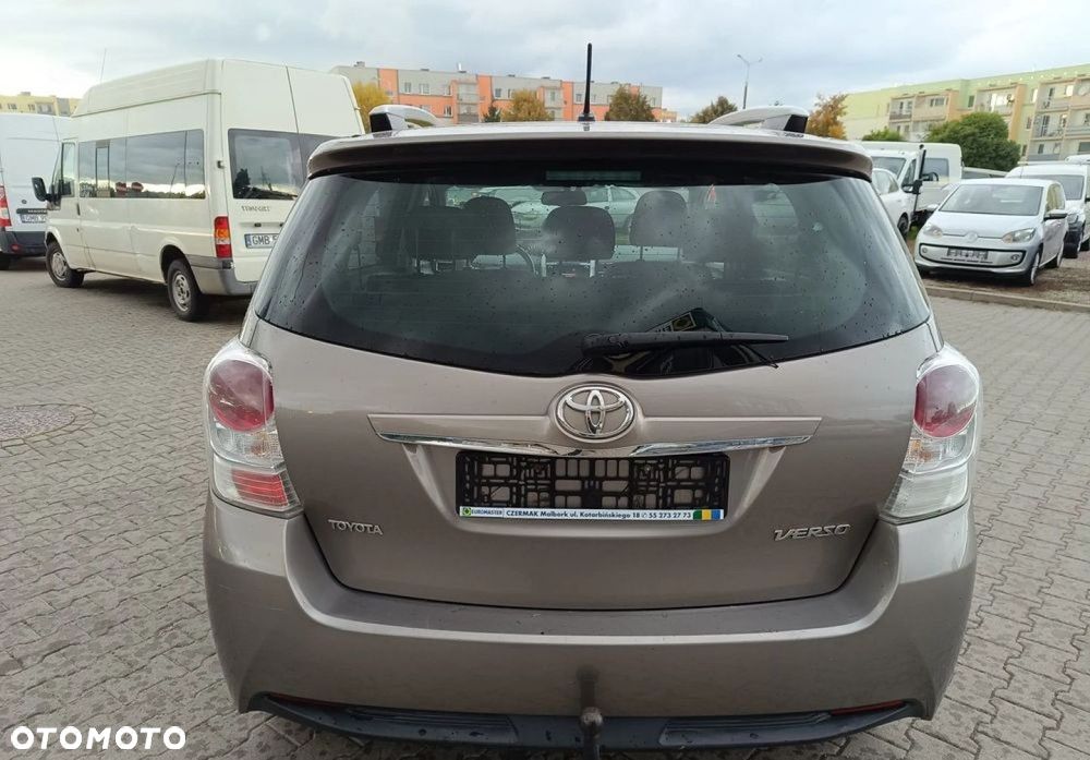 Toyota Verso - 5