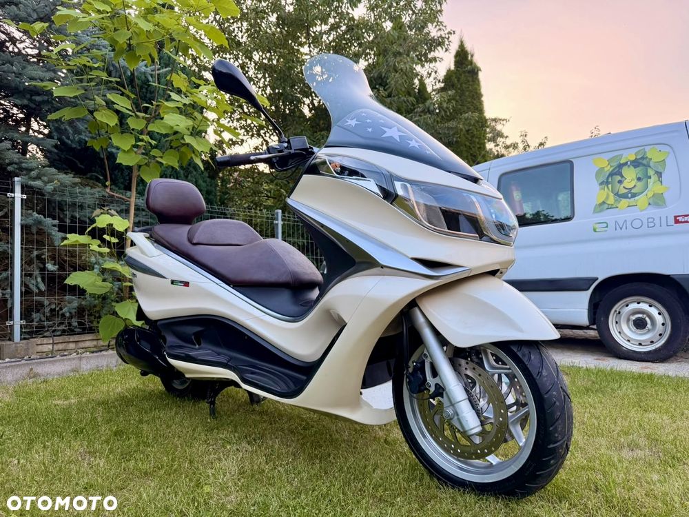 Piaggio X10 - 1