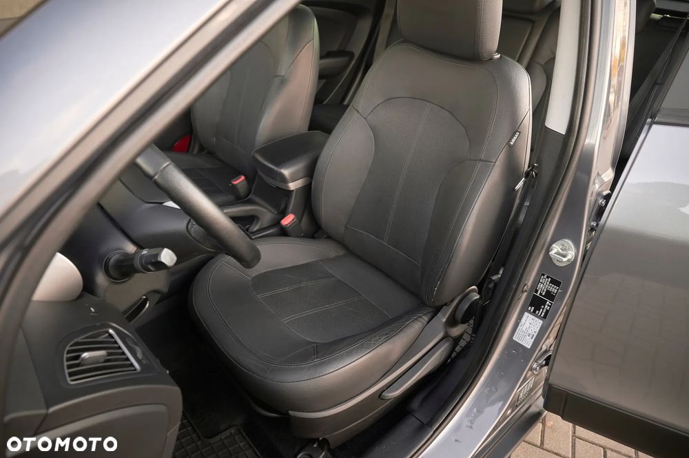 Hyundai ix35 2.0 CRDi 4WD Automatik Premium - 23