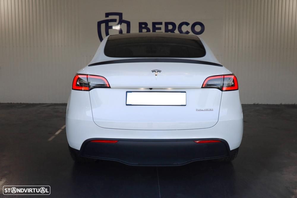 Tesla Model Y Performance Dual Motor AWD - 8