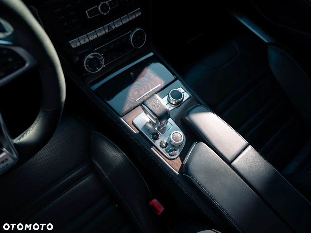 Mercedes-Benz SL 63 AMG - 5