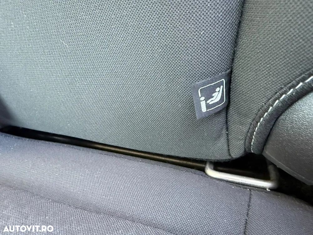 Ford Kuga - 25