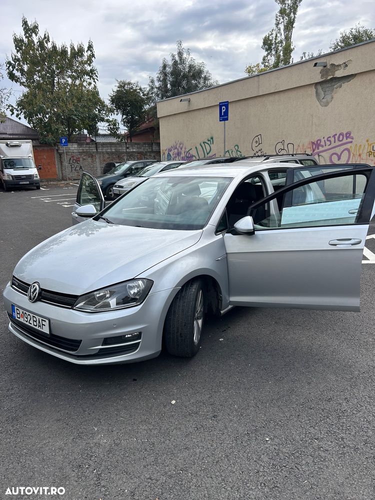 Volkswagen Golf - 1