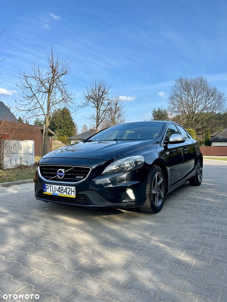 Volvo V40 D4 Drive-E R-Design Momentum - 1