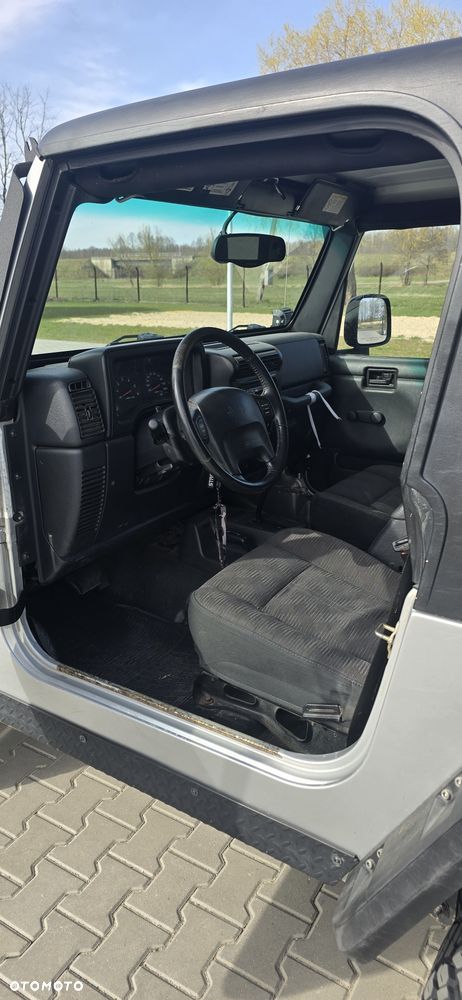 Jeep Wrangler - 4