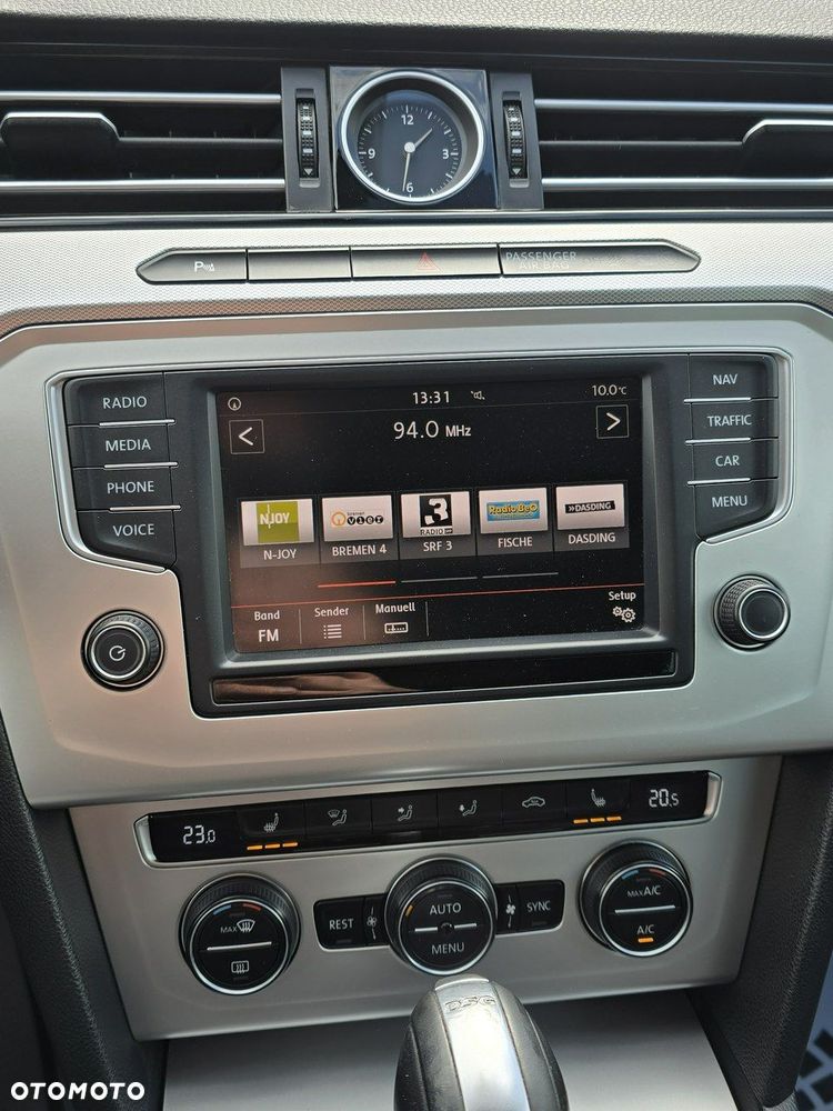 Volkswagen Passat - 31
