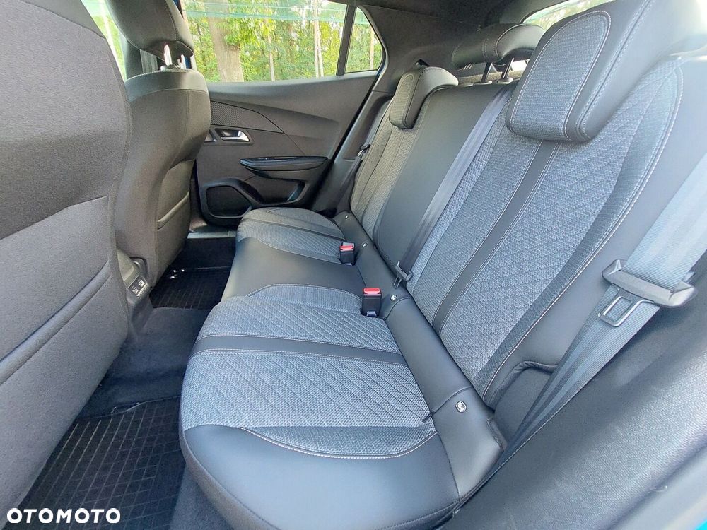 Peugeot 2008 1.2 PureTech Allure S&S EAT8 - 11