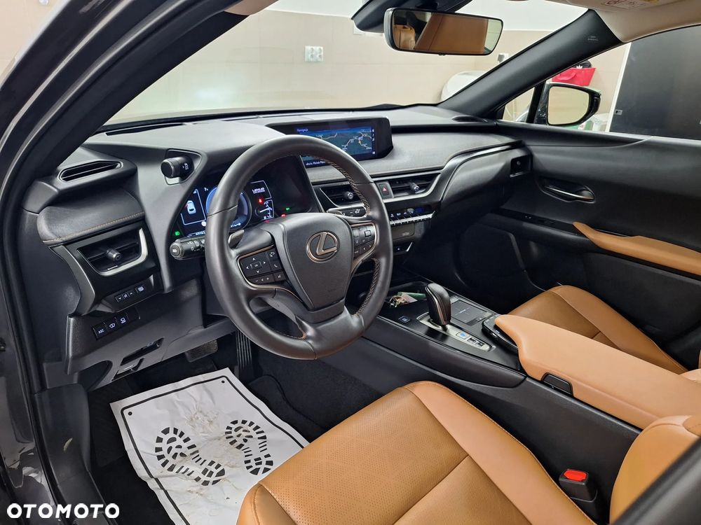 Lexus UX 300e Executive Line - 17