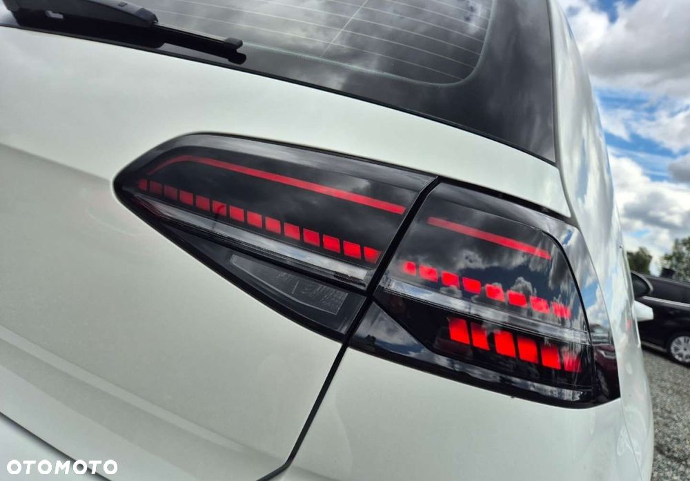 Volkswagen Golf - 5