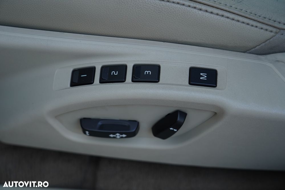 Volvo XC 60 D4 AWD Geartronic Summum - 28