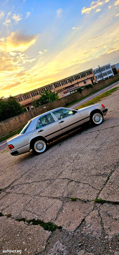 Mercedes-Benz W124 - 25