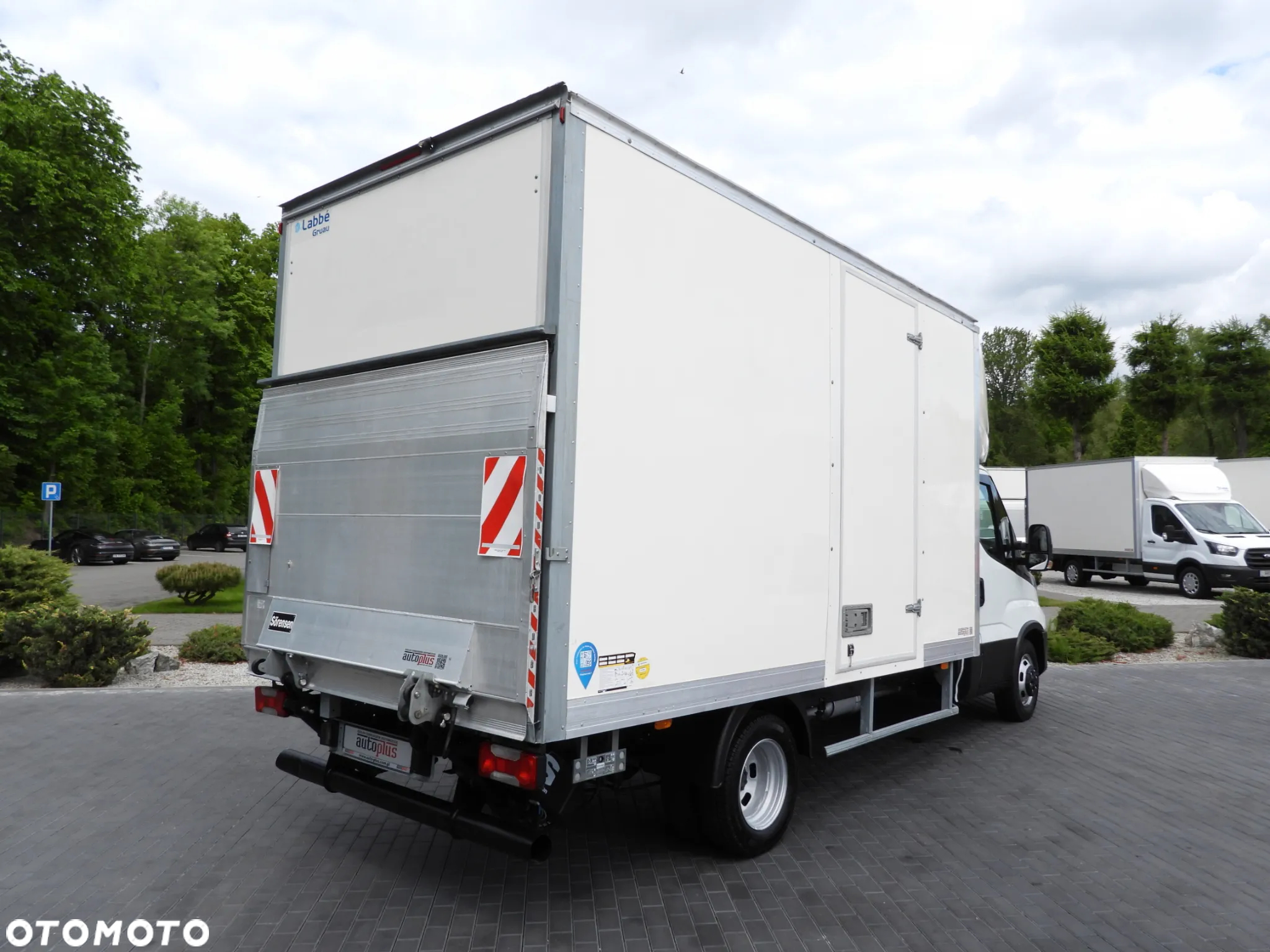 Iveco DAILY 35C16 KONTENER WINDA 8 PALET TEMPOMAT BLIŹNIACZE KOŁA KLIMATYZACJA 160KM [ 654837 ] - 4