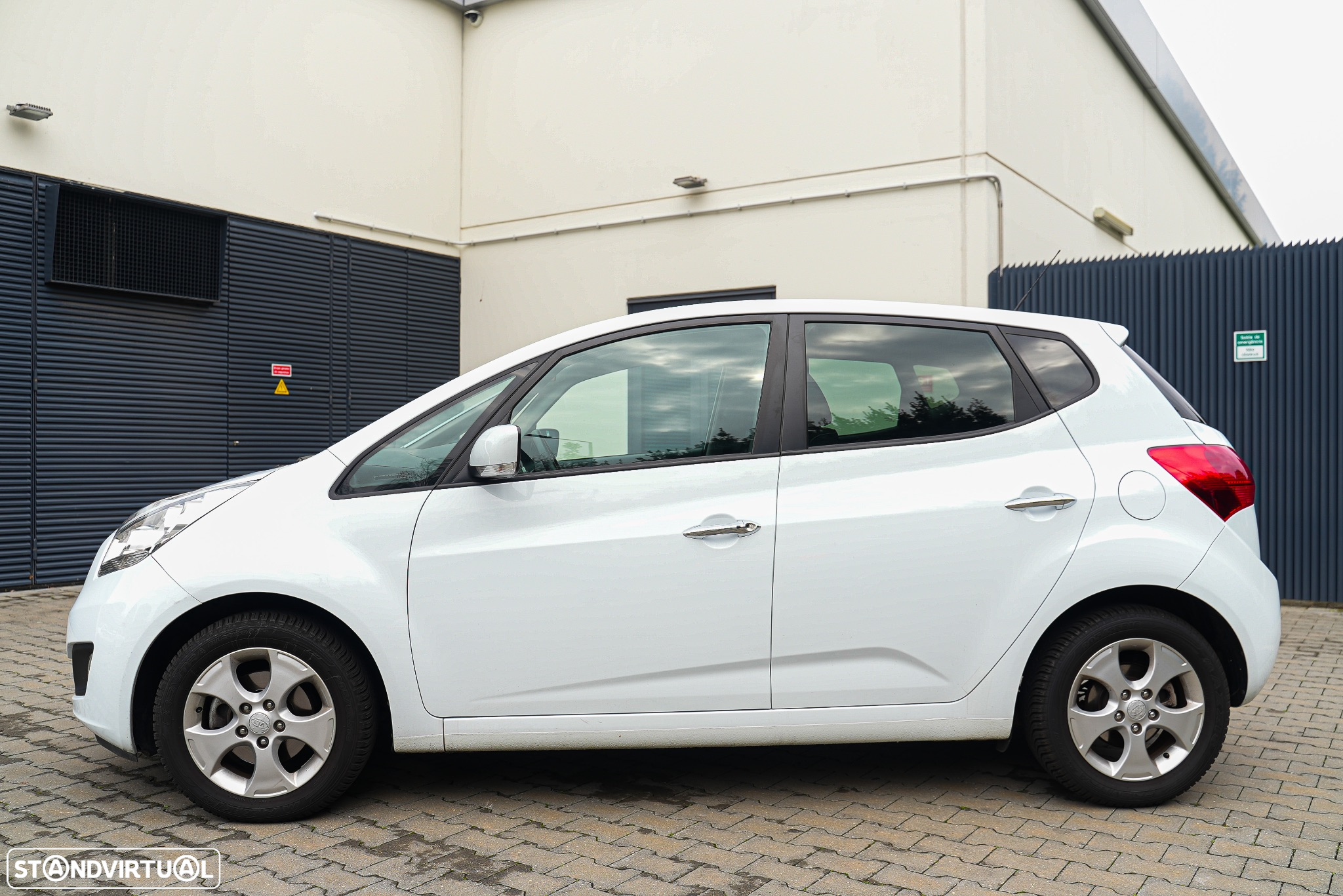 Kia Venga 1.6 CVVT Auto Fifa World Cup Edition - 3