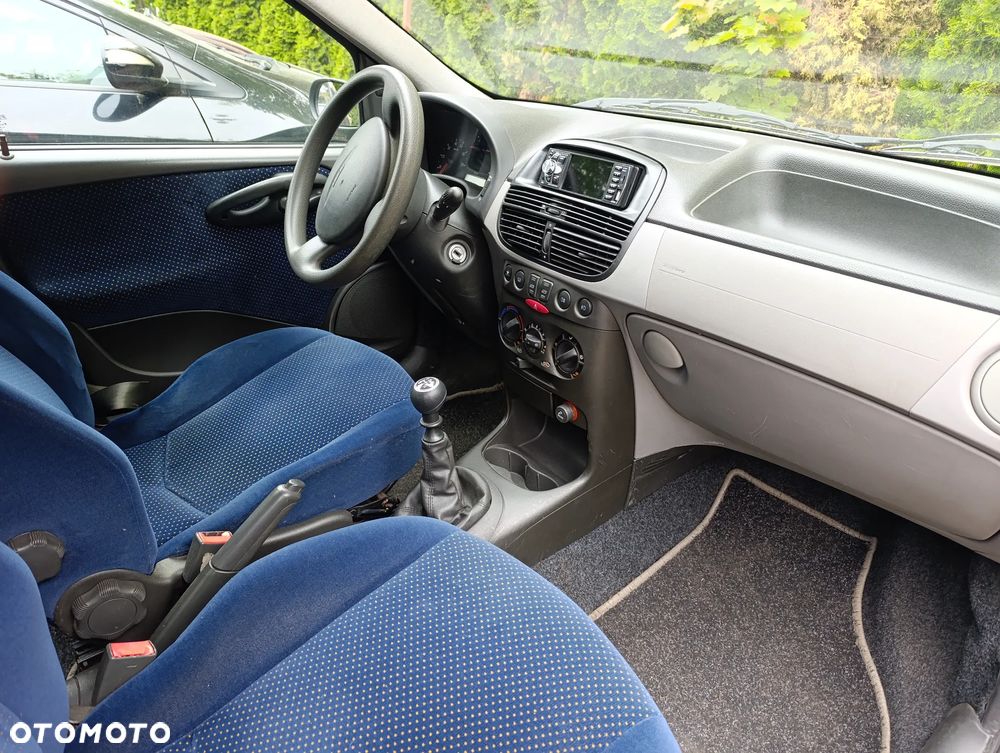 Fiat Punto 1.4 16V Dynamic - 5