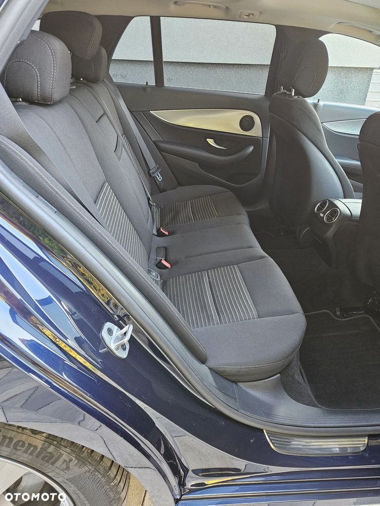 Mercedes-Benz Klasa E 220 d Avantgarde - 9