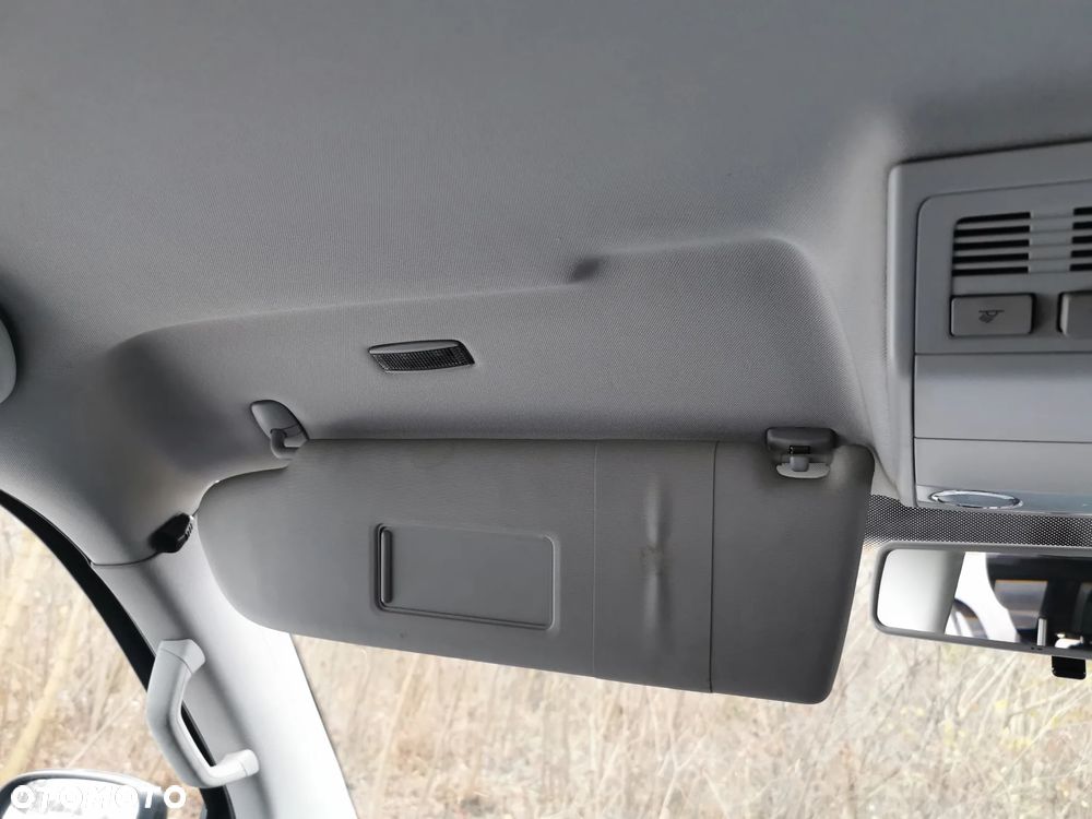 Volkswagen Multivan - 11