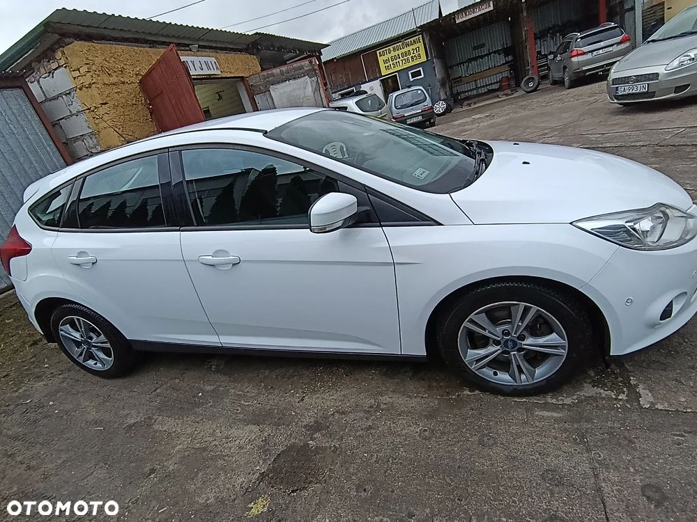 Ford Focus 1.6 EcoBoost Edition - 9